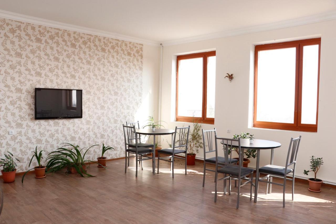 Seva Guesthouse And Cottages Byurakan المظهر الخارجي الصورة